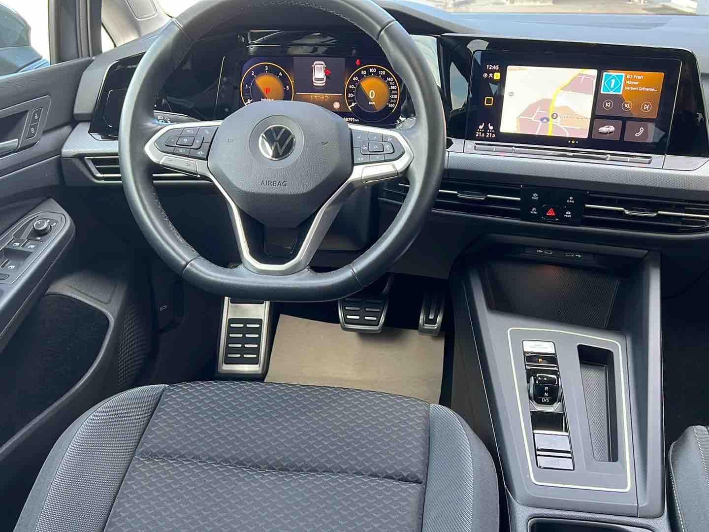 Volkswagen Golf 2023 г. Серый, пробег 58850 км