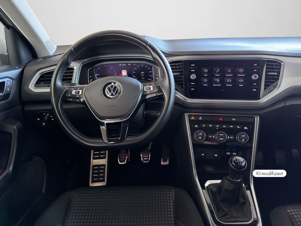 Volkswagen T-Roc 2022 г. Белый, пробег 43000 км