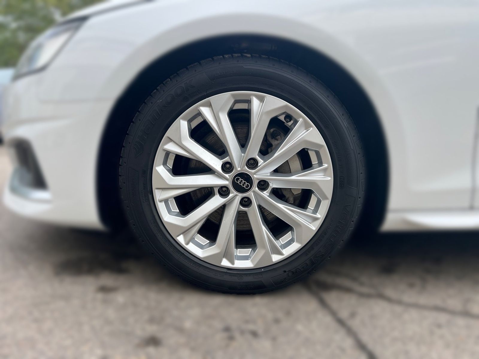 Audi A4 2023 г. Серый, пробег 26482 км