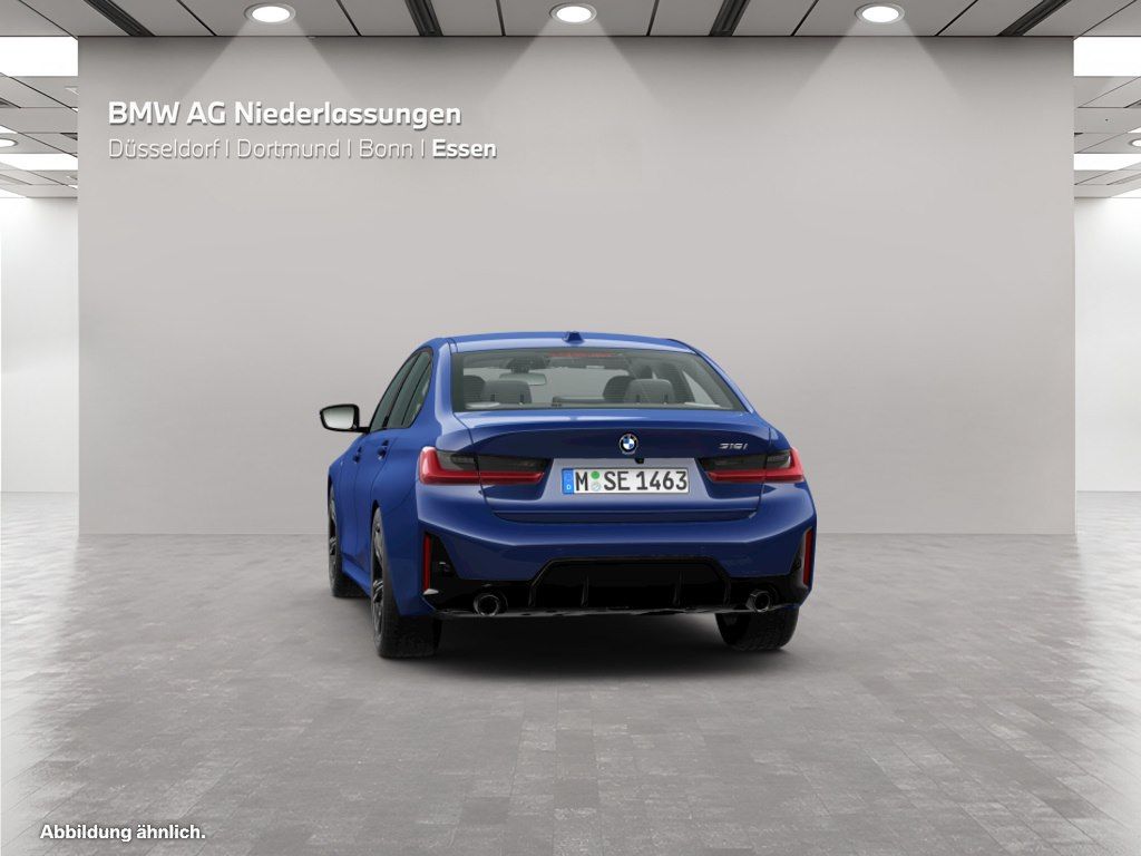 BMW 318 2023 г. Синий, пробег 36746 км
