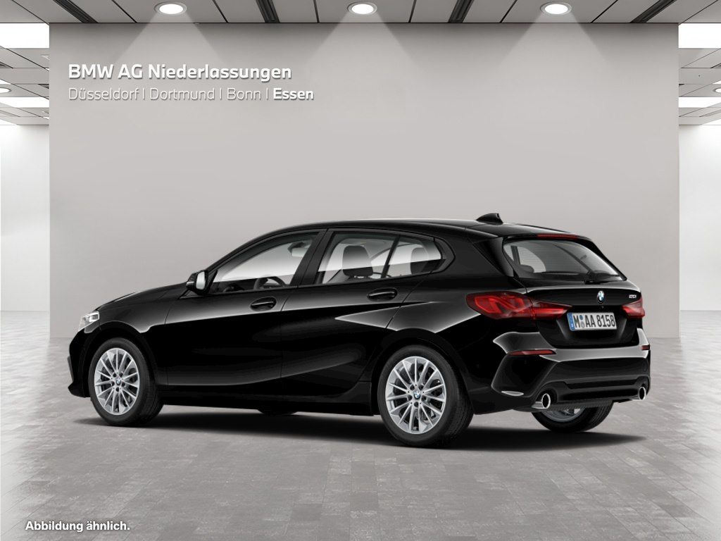 BMW 120 2023 г. Чёрный, пробег 30798 км