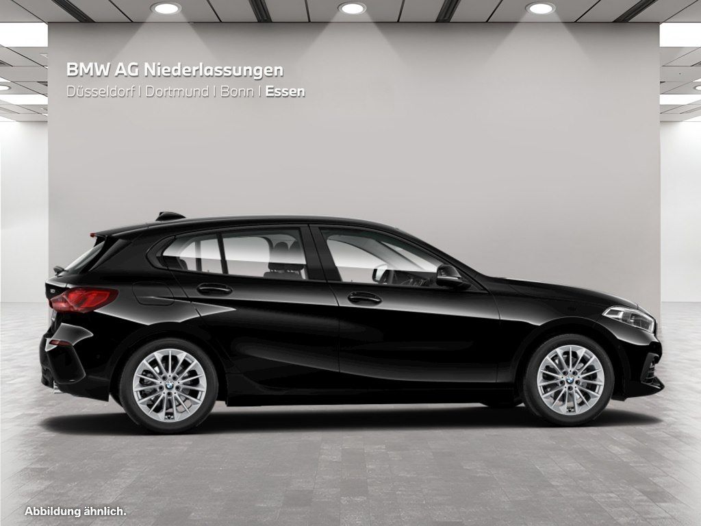 BMW 120 2023 г. Чёрный, пробег 30798 км