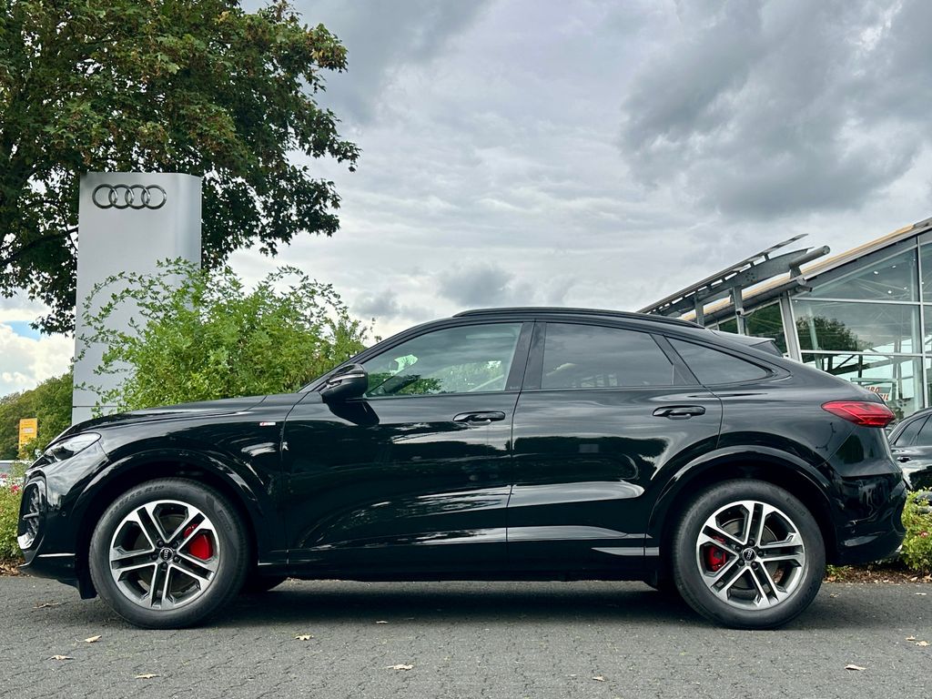 Audi Q5 2025 г. Чёрный, пробег 15890 км