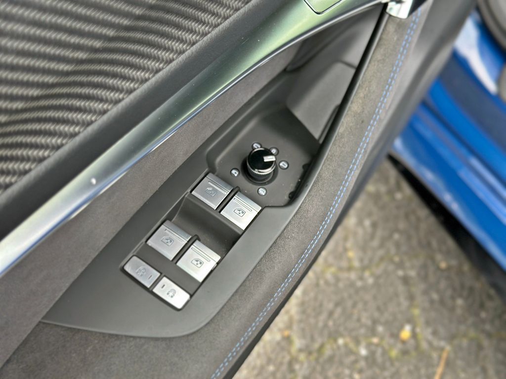Audi RS6 2025 г. Синий, пробег 34590 км