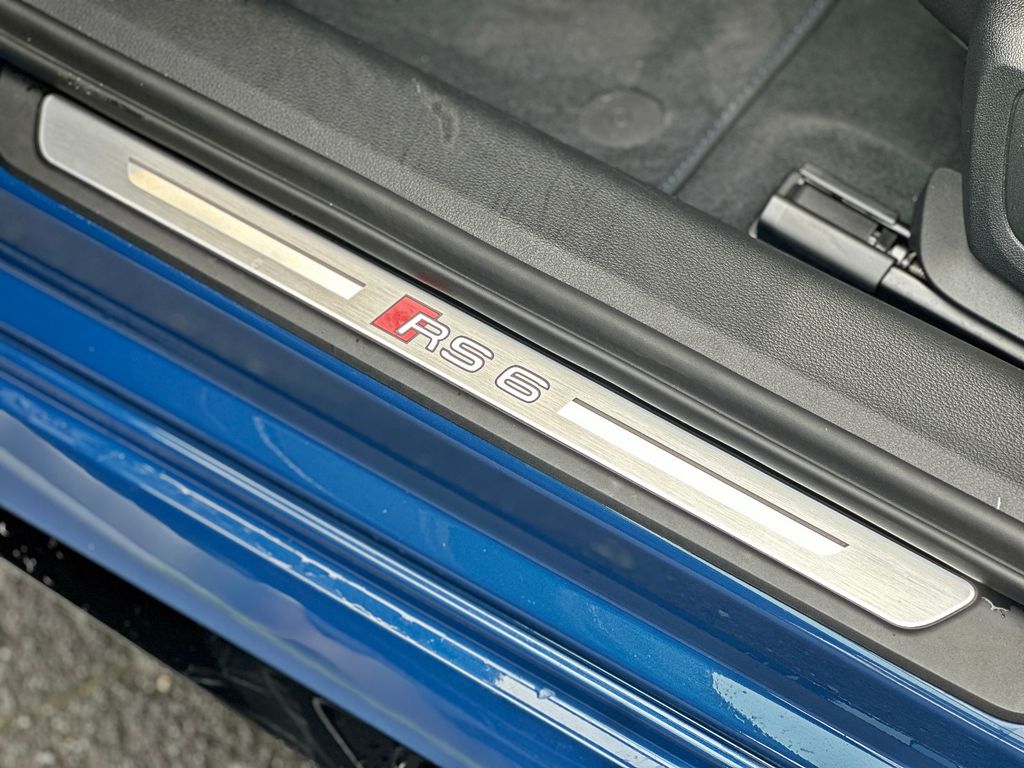Audi RS6 2025 г. Синий, пробег 34590 км