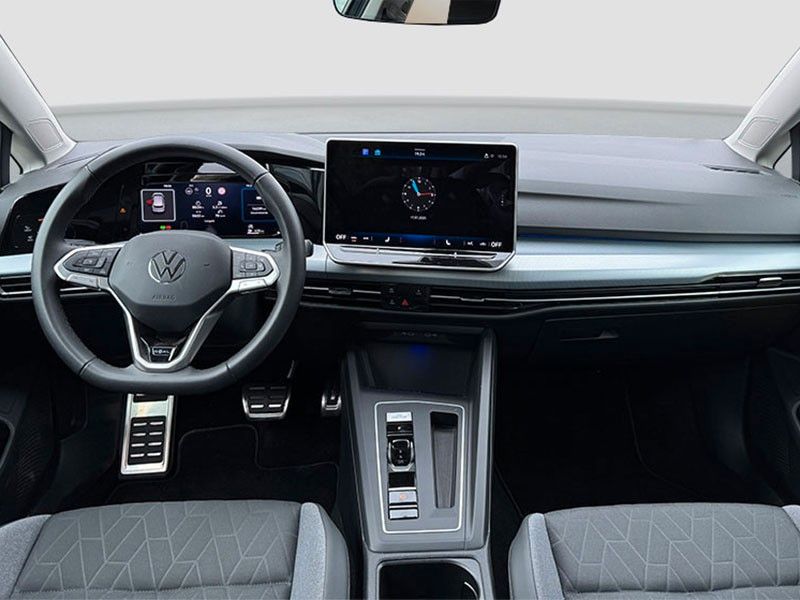 Volkswagen Golf 2025 г. Чёрный, пробег 22310 км