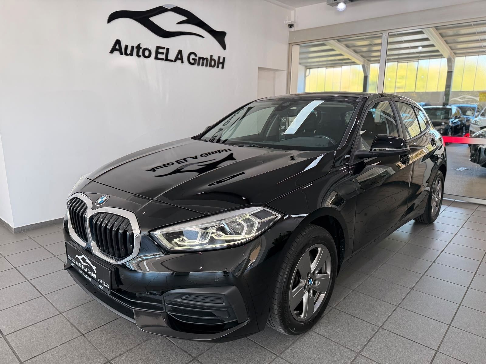 BMW 118 2022 г. Чёрный, пробег 42000 км