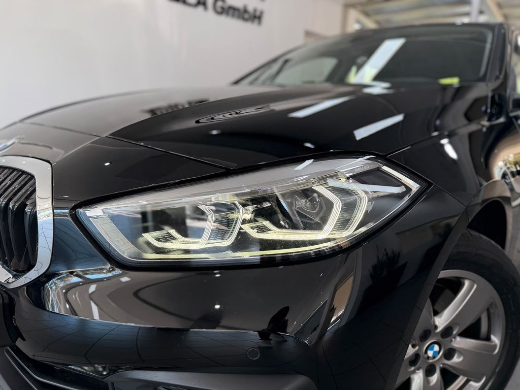 BMW 118 2022 г. Чёрный, пробег 42000 км