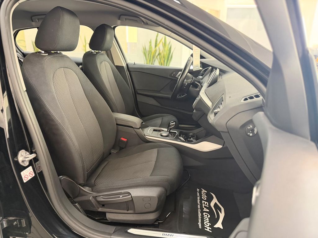 BMW 118 2022 г. Чёрный, пробег 42000 км