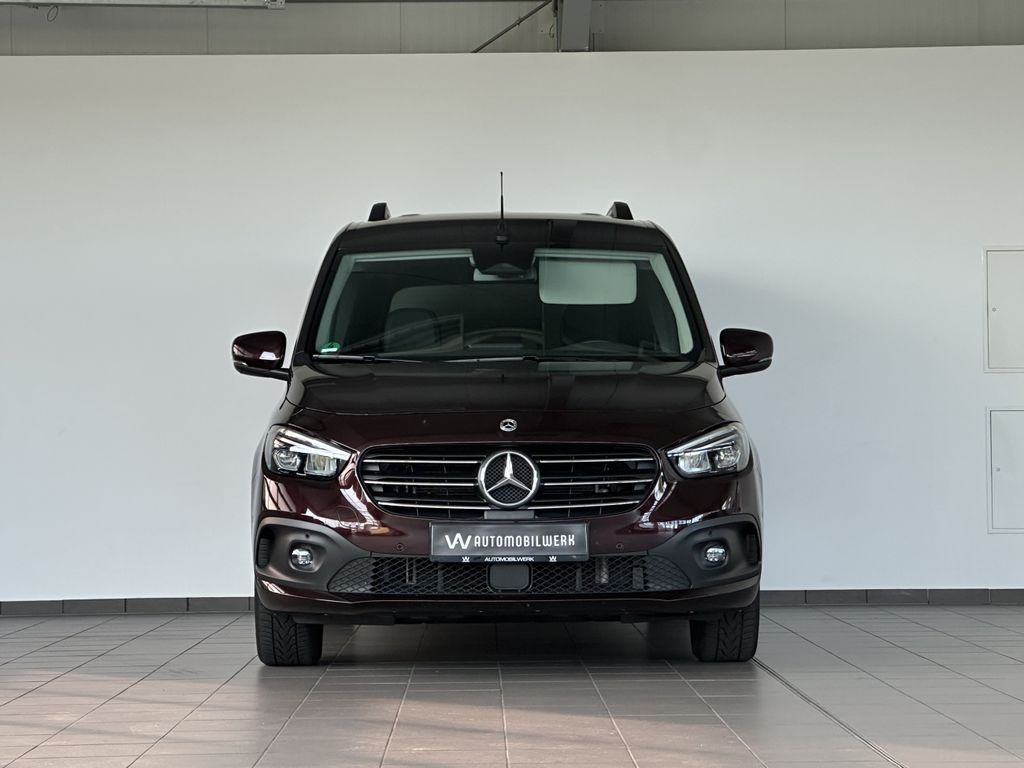 Mercedes-Benz T-CLASS 2023 г. Красный, пробег 59300 км