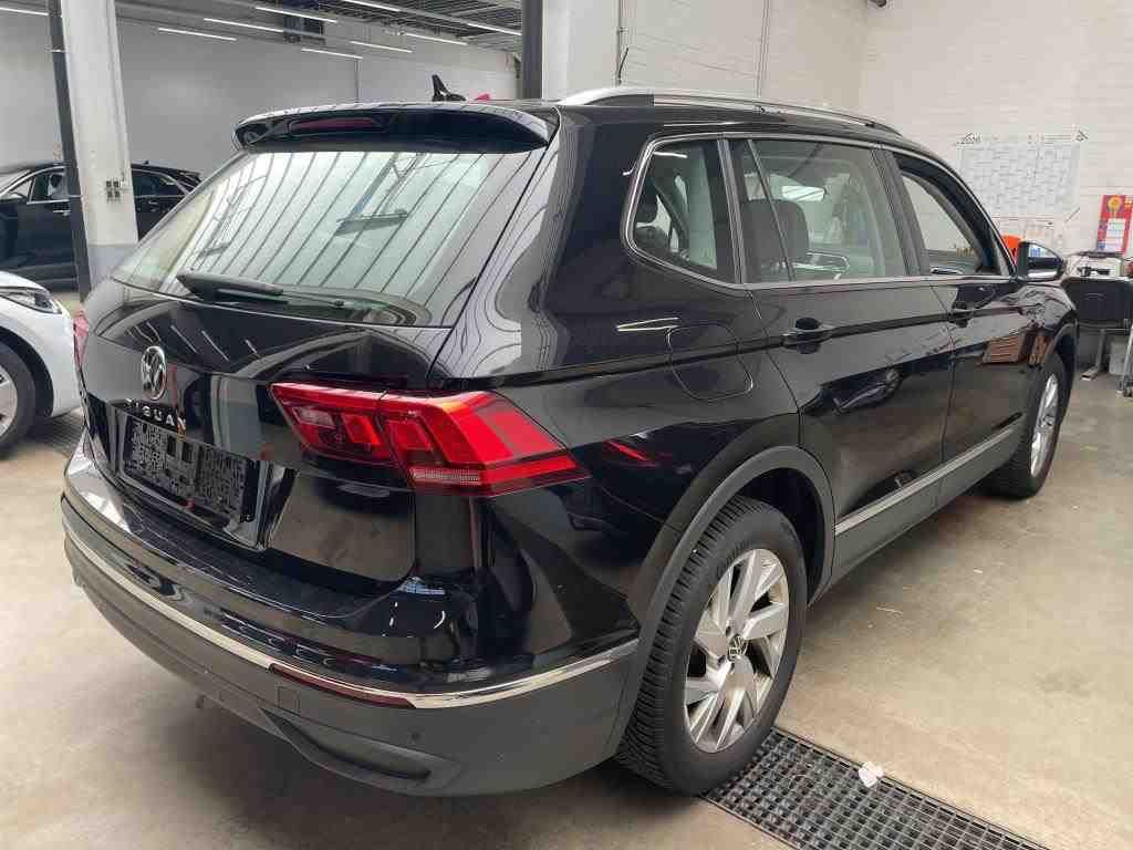 Volkswagen TIGUAN ALLSPACE 2025 г. Чёрный, пробег 44500 км