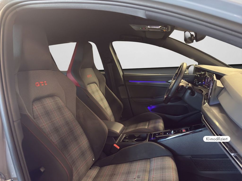 Volkswagen Golf 2024 г. Серый, пробег 52042 км