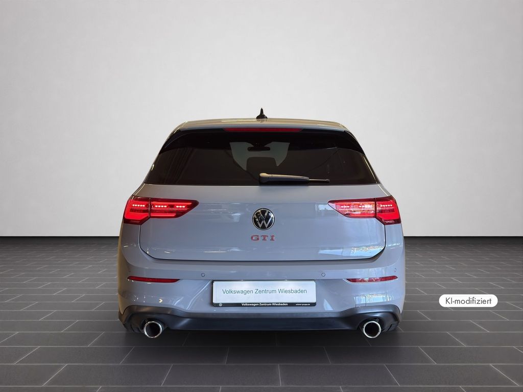 Volkswagen Golf 2024 г. Серый, пробег 52042 км