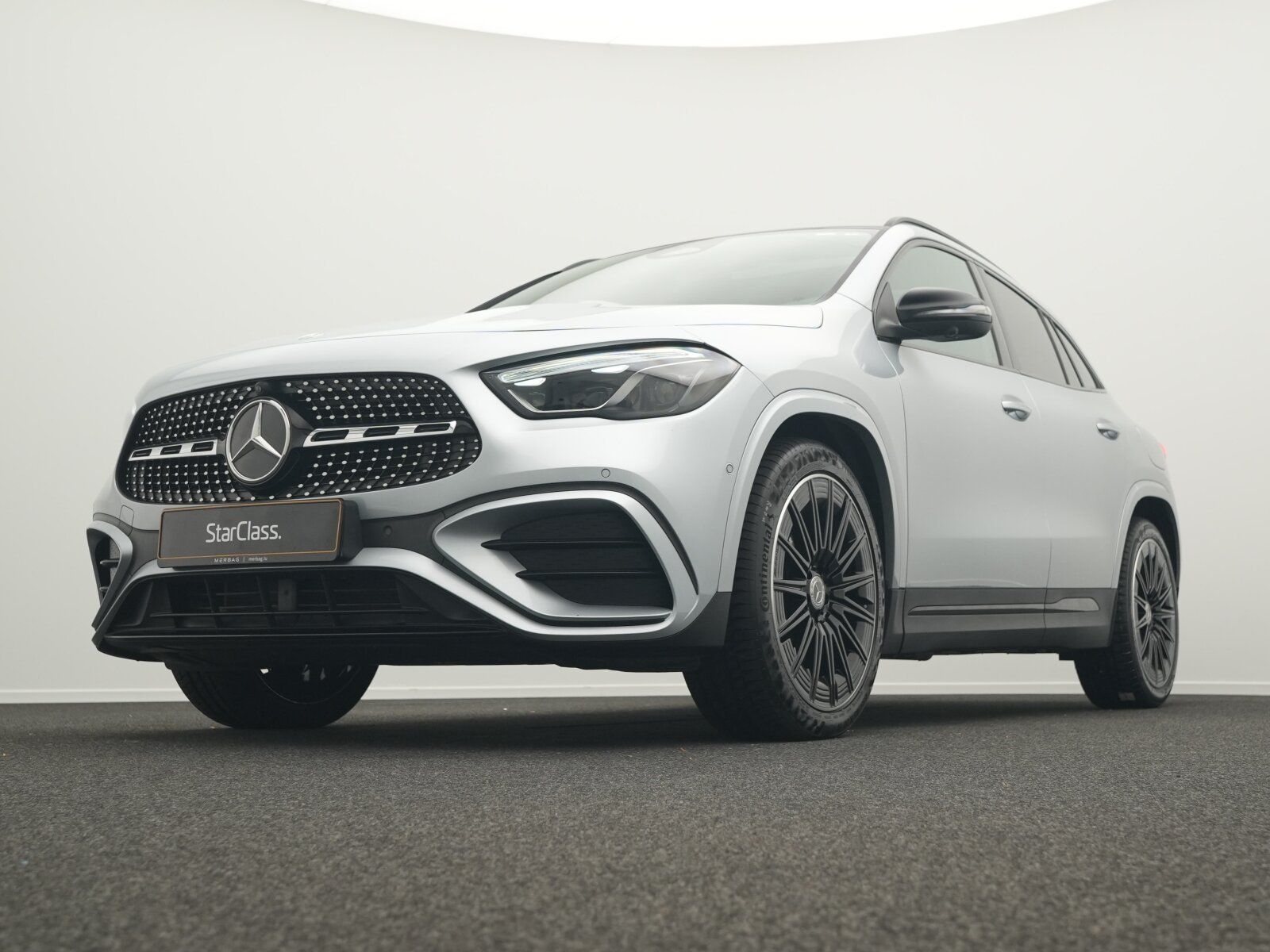 Mercedes-Benz GLA 180 2025 г. Серебристый, пробег 34757 км