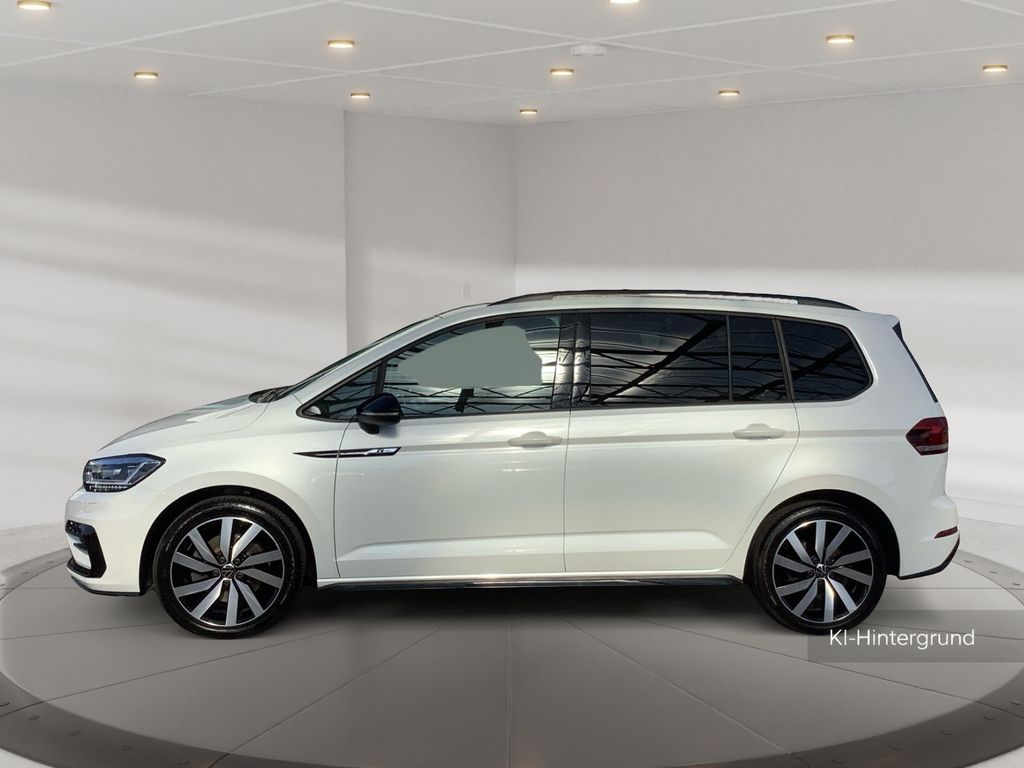 Volkswagen Touran 2022 г. Белый, пробег 46916 км