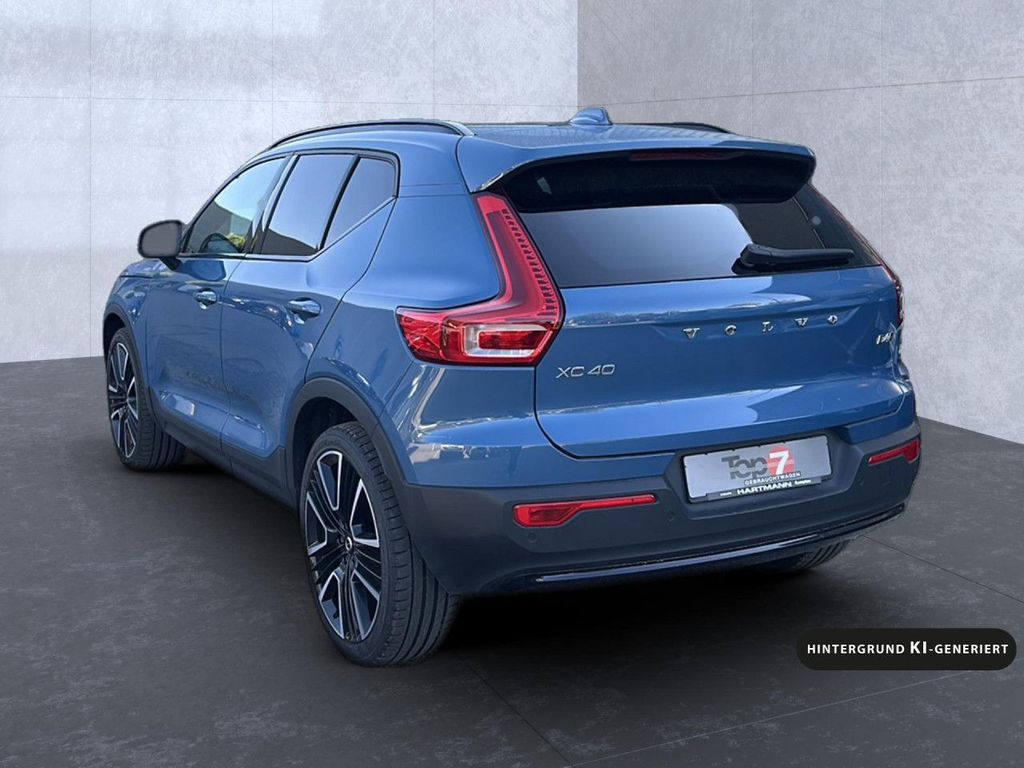 Volvo XC40 2023 г. Синий, пробег 58222 км