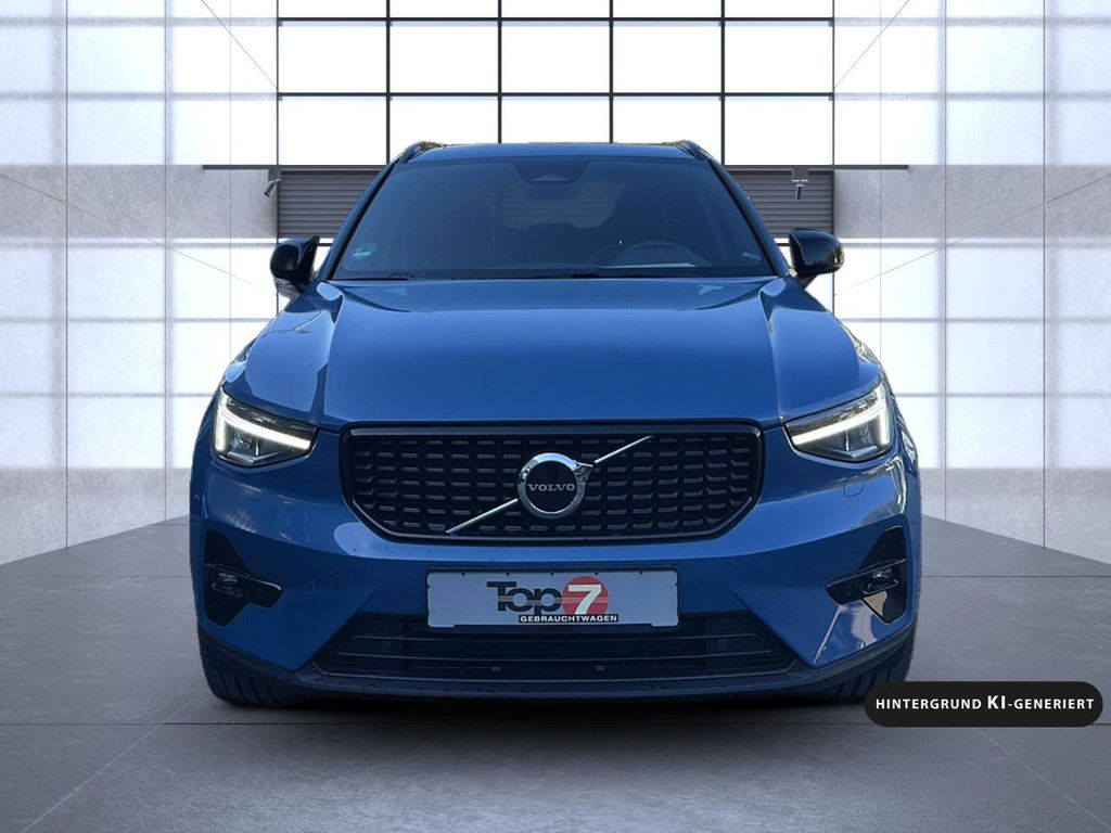 Volvo XC40 2023 г. Синий, пробег 58222 км
