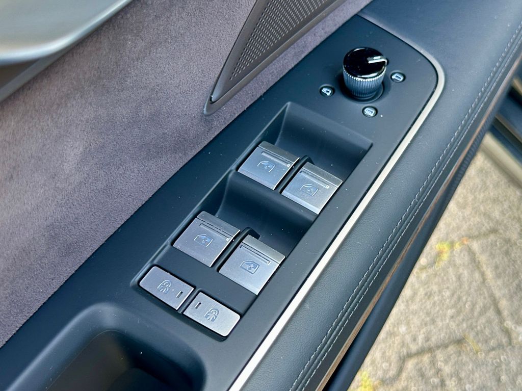 Audi A8 2023 г. Серый, пробег 26690 км