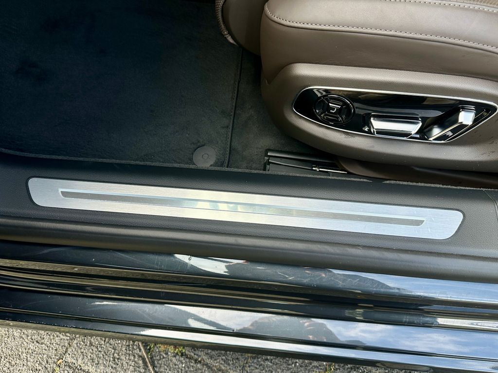 Audi A8 2023 г. Серый, пробег 26690 км
