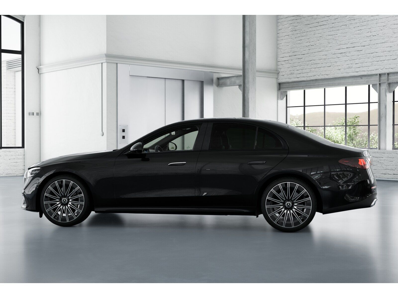 Mercedes-Benz E 450 2025 г. Чёрный, пробег 18000 км