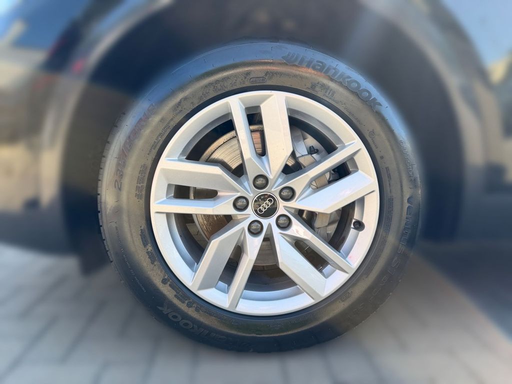 Audi Q5 2022 г. Чёрный, пробег 57819 км