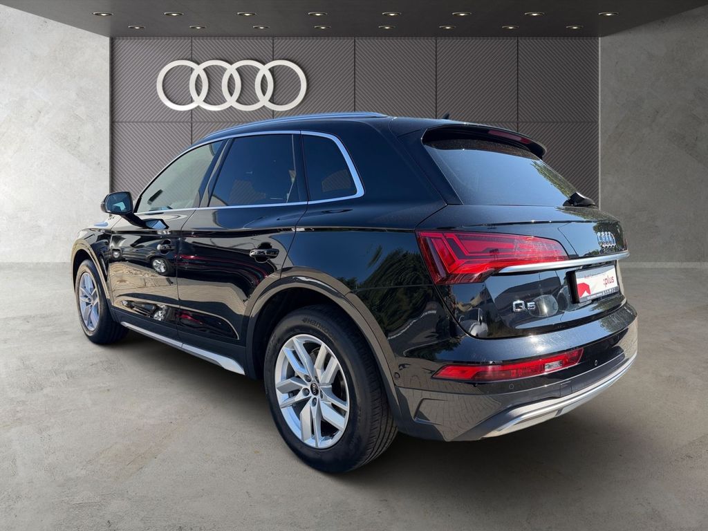 Audi Q5 2022 г. Чёрный, пробег 57819 км