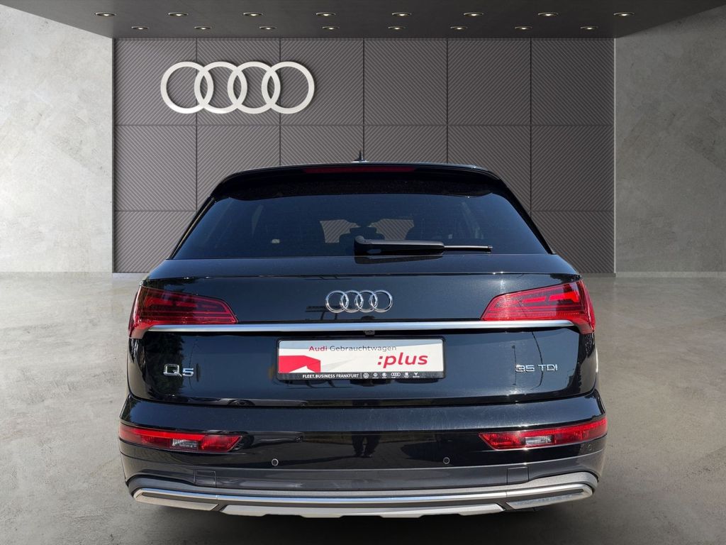 Audi Q5 2022 г. Чёрный, пробег 57819 км