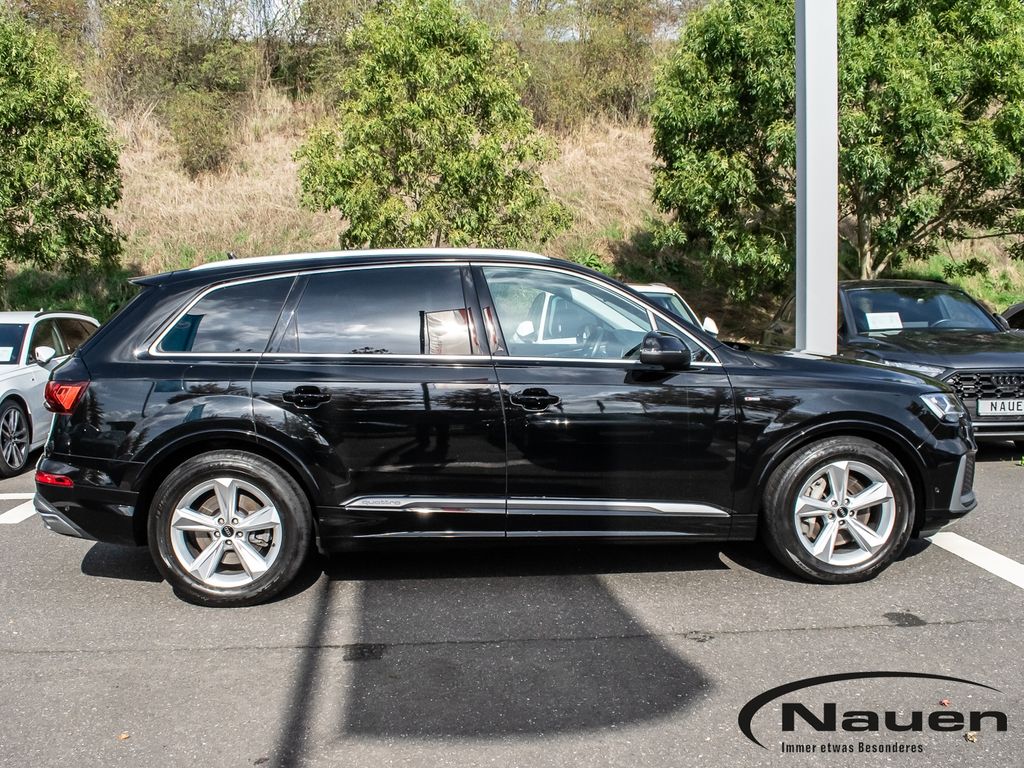 Audi Q7 2023 г. Чёрный, пробег 49505 км