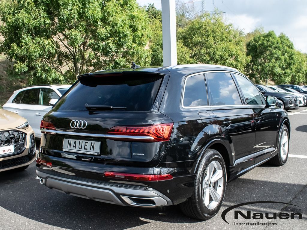Audi Q7 2023 г. Чёрный, пробег 49505 км