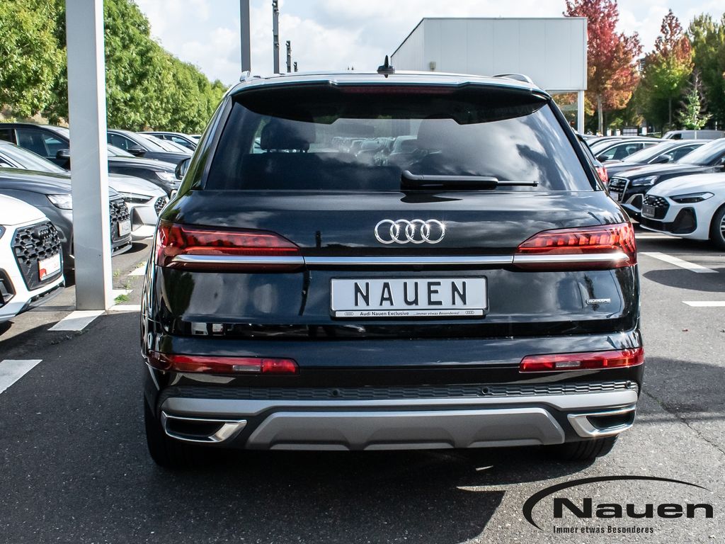 Audi Q7 2023 г. Чёрный, пробег 49505 км