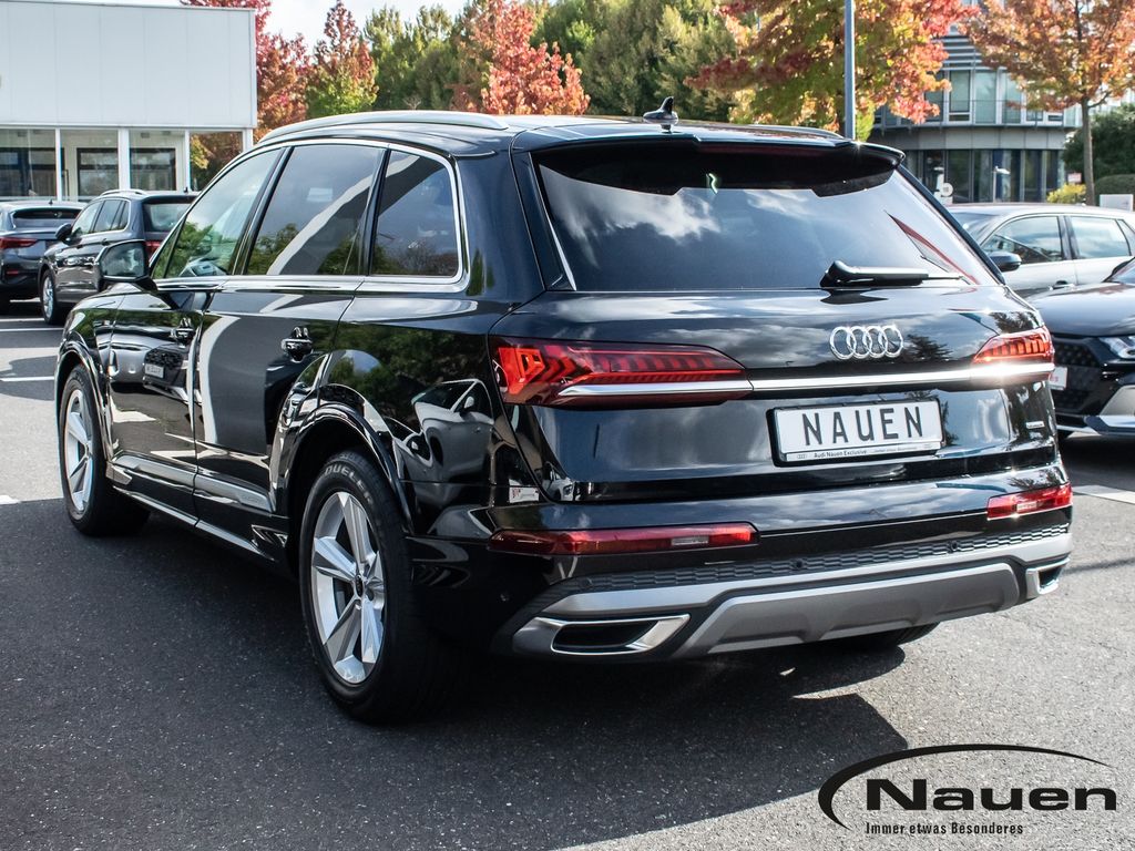 Audi Q7 2023 г. Чёрный, пробег 49505 км