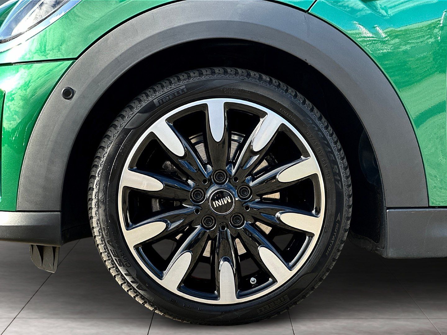 Mini COOPER CABRIO 2022 г. Зелёный, пробег 40750 км