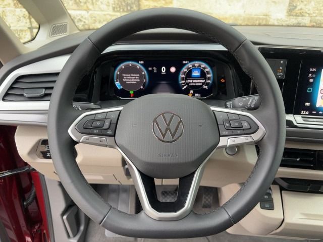 Volkswagen T7 CALIFORNIA 2025 г. Красный, пробег 8999 км