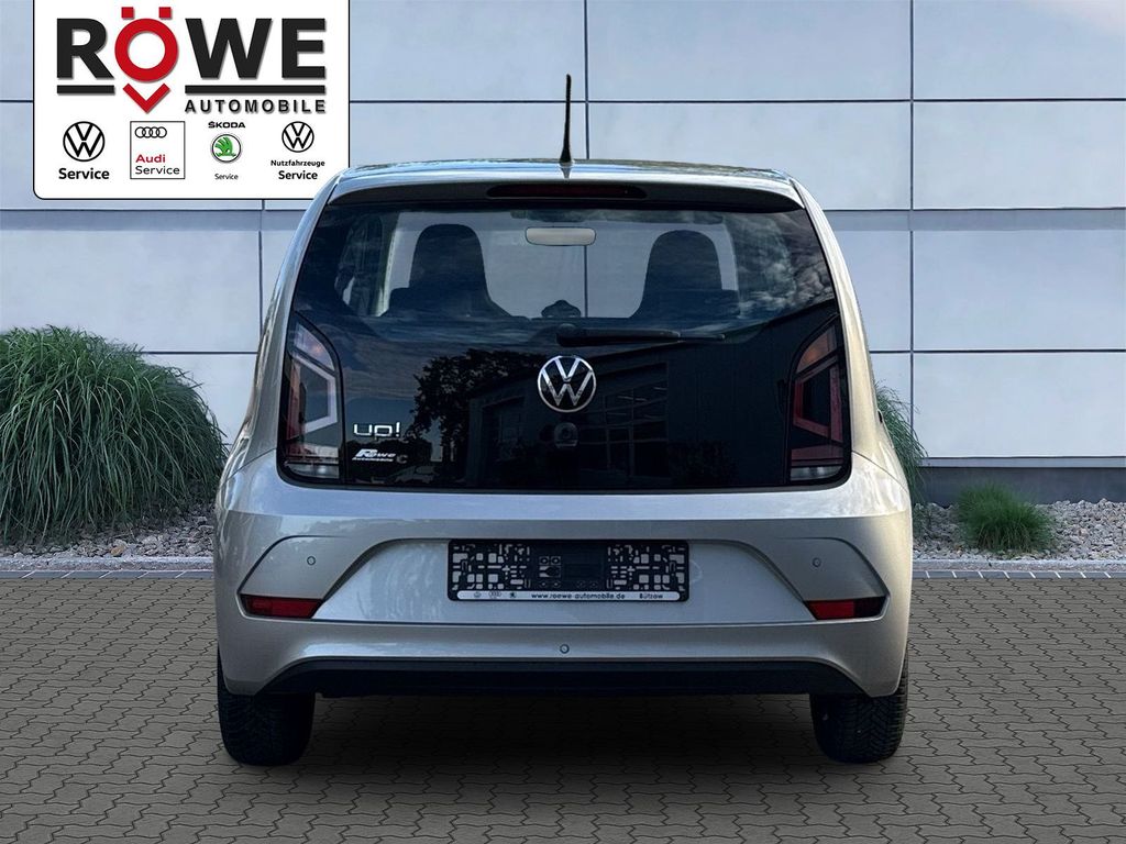 Volkswagen up! 2022 г. Серебристый, пробег 18456 км