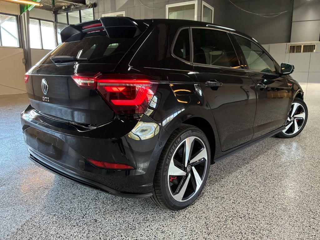 Volkswagen Polo 2024 г. Чёрный, пробег 33000 км