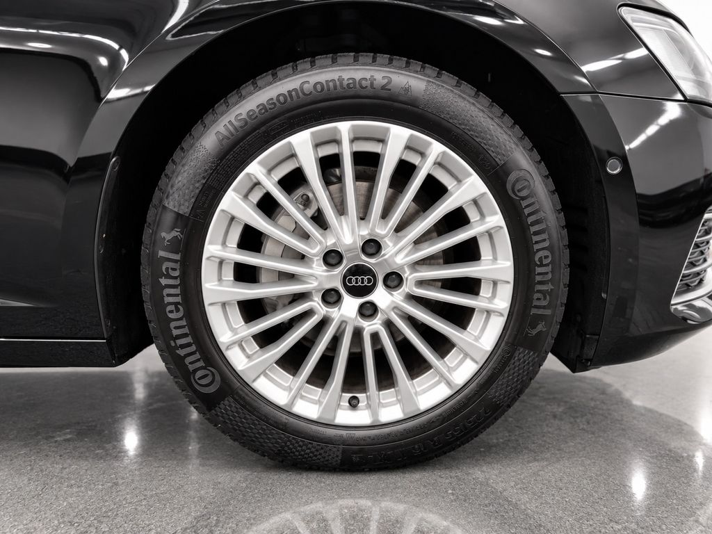 Audi A6 2022 г. Чёрный, пробег 59684 км