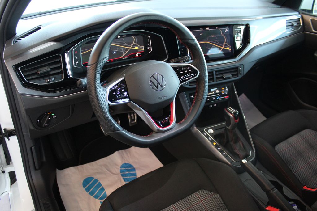 Volkswagen Polo 2022 г. Белый, пробег 38000 км