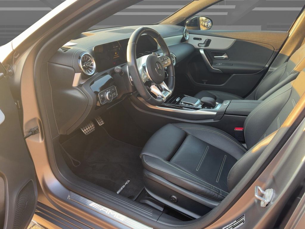 Mercedes-Benz A 35 AMG 2022 г. Серый, пробег 28815 км