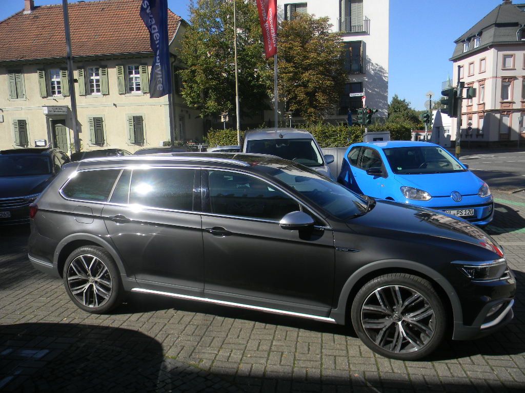 Volkswagen PASSAT ALLTRACK 2023 г. Серый, пробег 29400 км