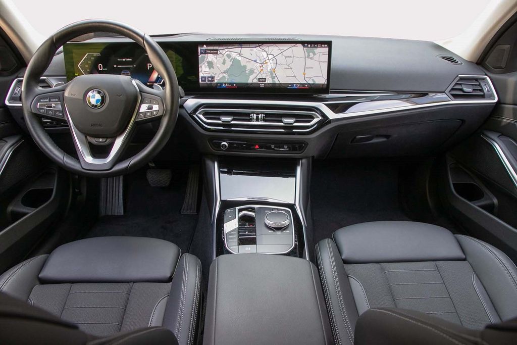 BMW 320 2023 г. Серебристый, пробег 52139 км