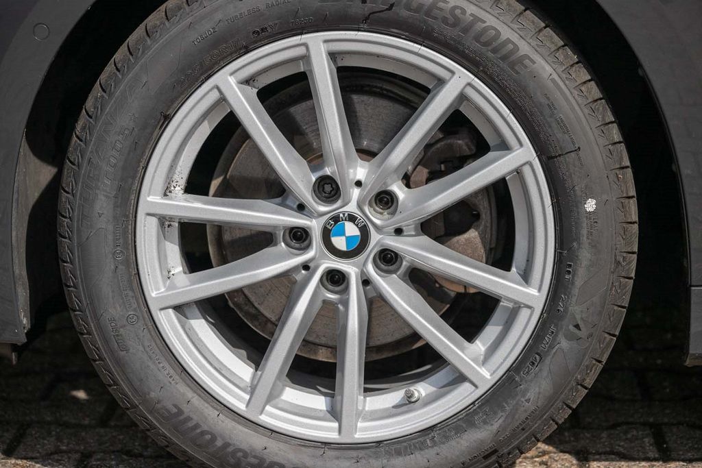 BMW 320 2023 г. Серебристый, пробег 52139 км