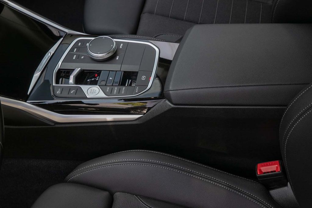 BMW 320 2023 г. Серебристый, пробег 52139 км