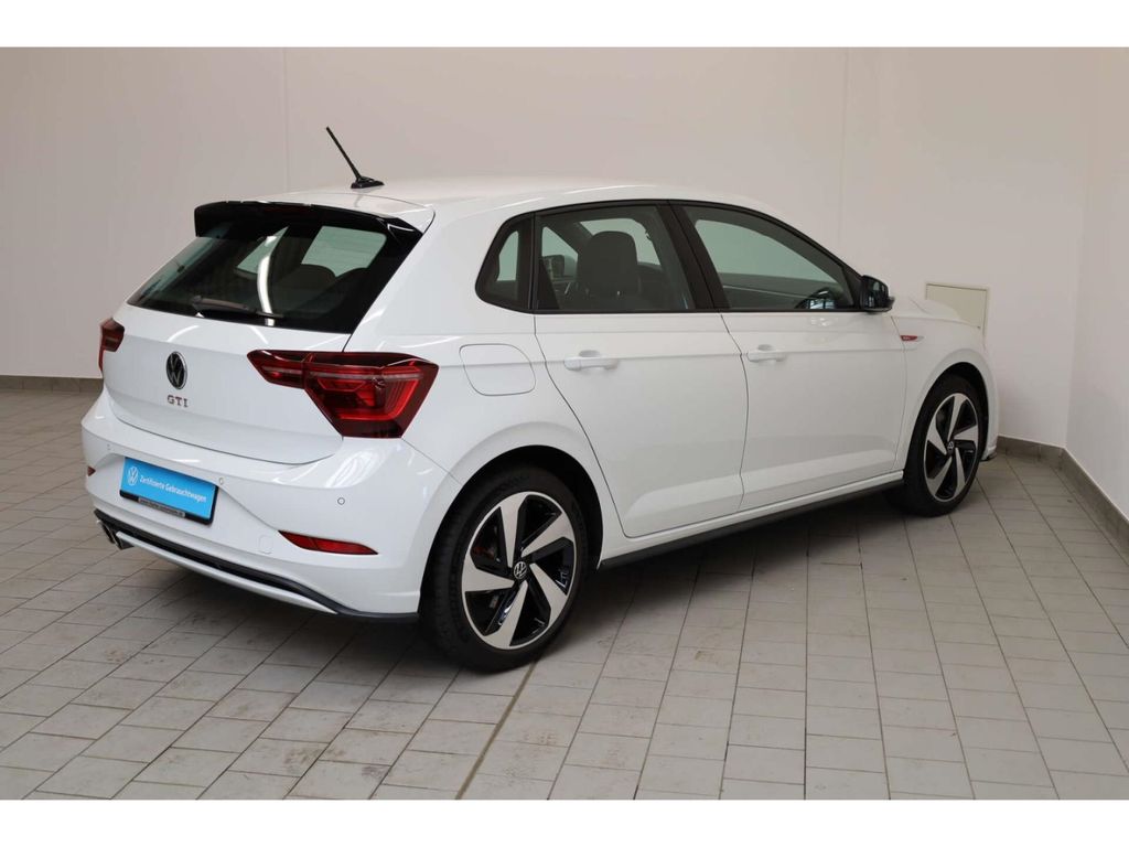 Volkswagen Polo 2024 г. Белый, пробег 27500 км