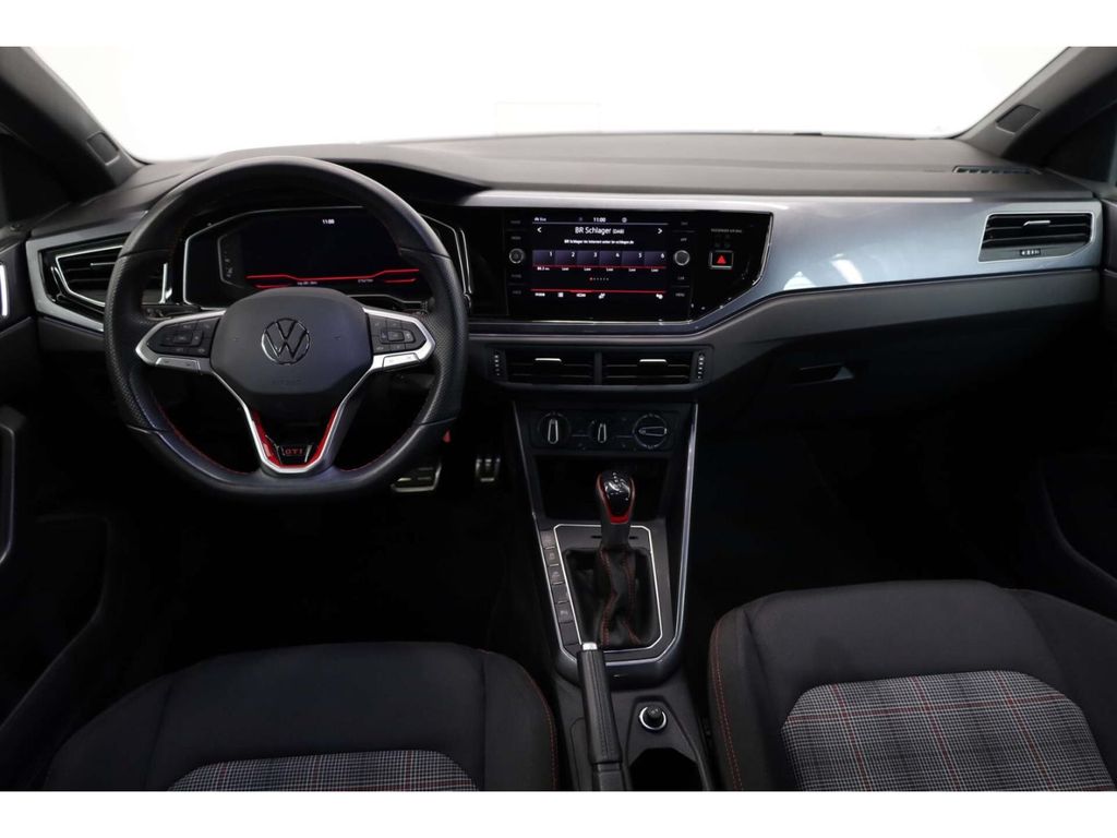 Volkswagen Polo 2024 г. Белый, пробег 27500 км