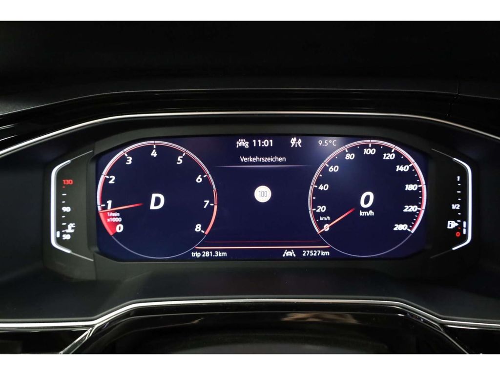 Volkswagen Polo 2024 г. Белый, пробег 27500 км
