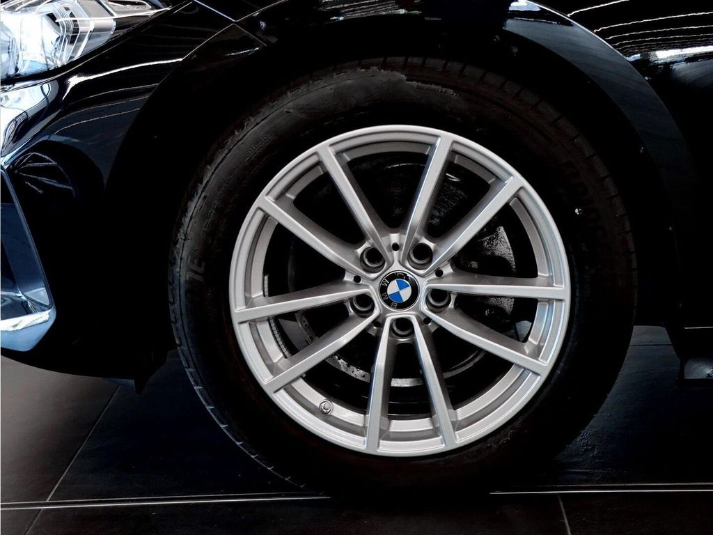 BMW 320 2023 г. Чёрный, пробег 31200 км