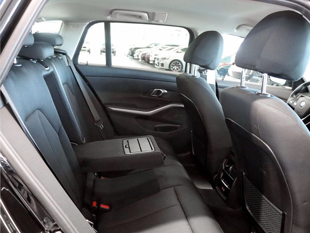 BMW 320 2023 г. Чёрный, пробег 31200 км