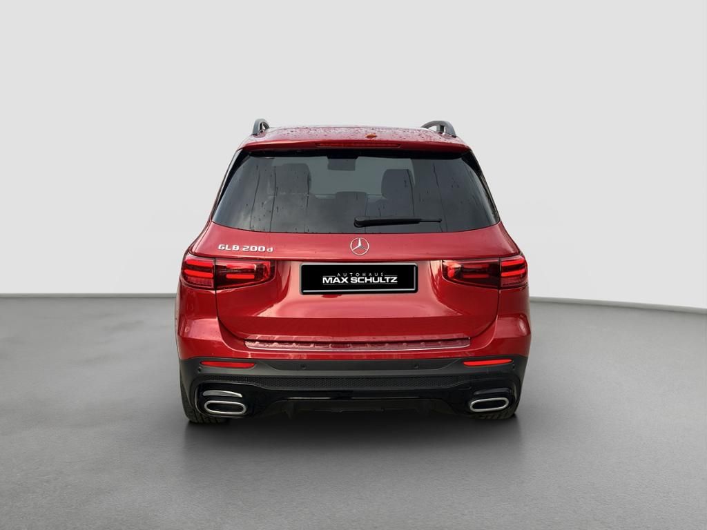 Mercedes-Benz GLB 200 2025 г. Красный, пробег 11925 км