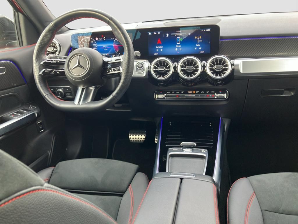 Mercedes-Benz GLB 200 2025 г. Красный, пробег 11925 км