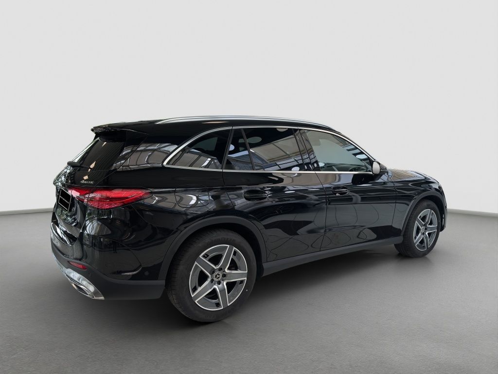 Mercedes-Benz GLC 300 2025 г. Чёрный, пробег 11390 км
